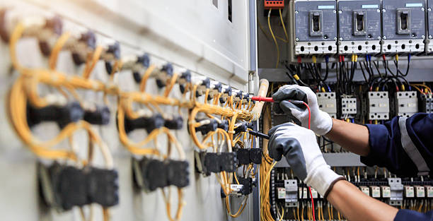 Professional Electrician technician working in Newburg, WI
